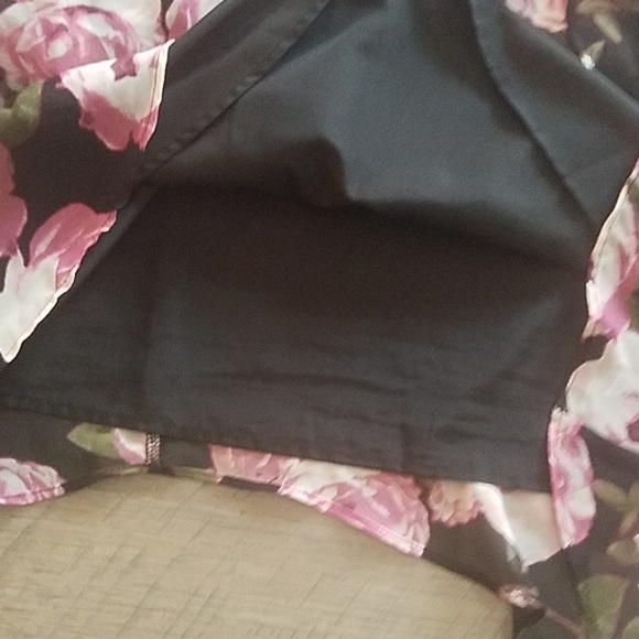 BCBGeneration tiered floral crepe dress - Picture 4 of 8